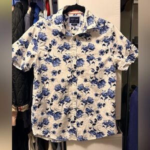 Denim & Flower White Short-Sleeve Button-Down with Blue Floral Print